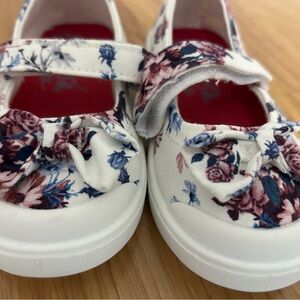 Pretty shoes for toddler girls. New
